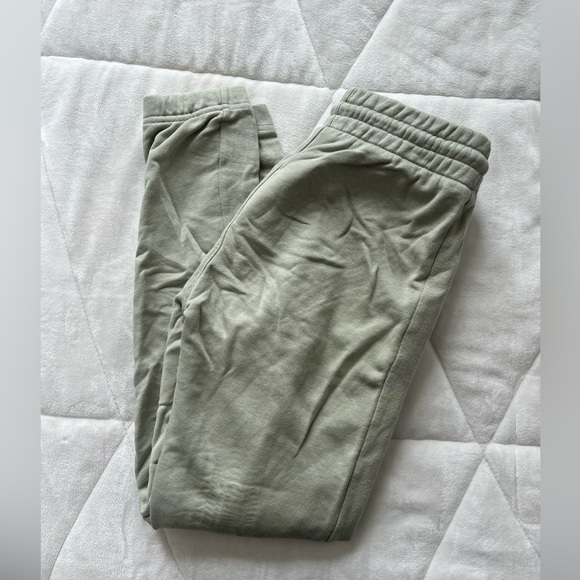Aritzia TNA airy AF fleece pant - Picture 3 of 3